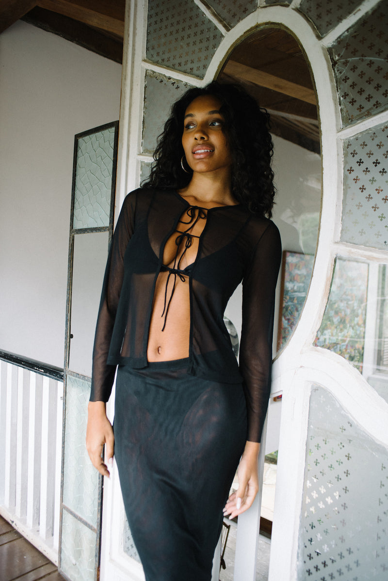 Blusa Tule Kia NOiR - COSMO