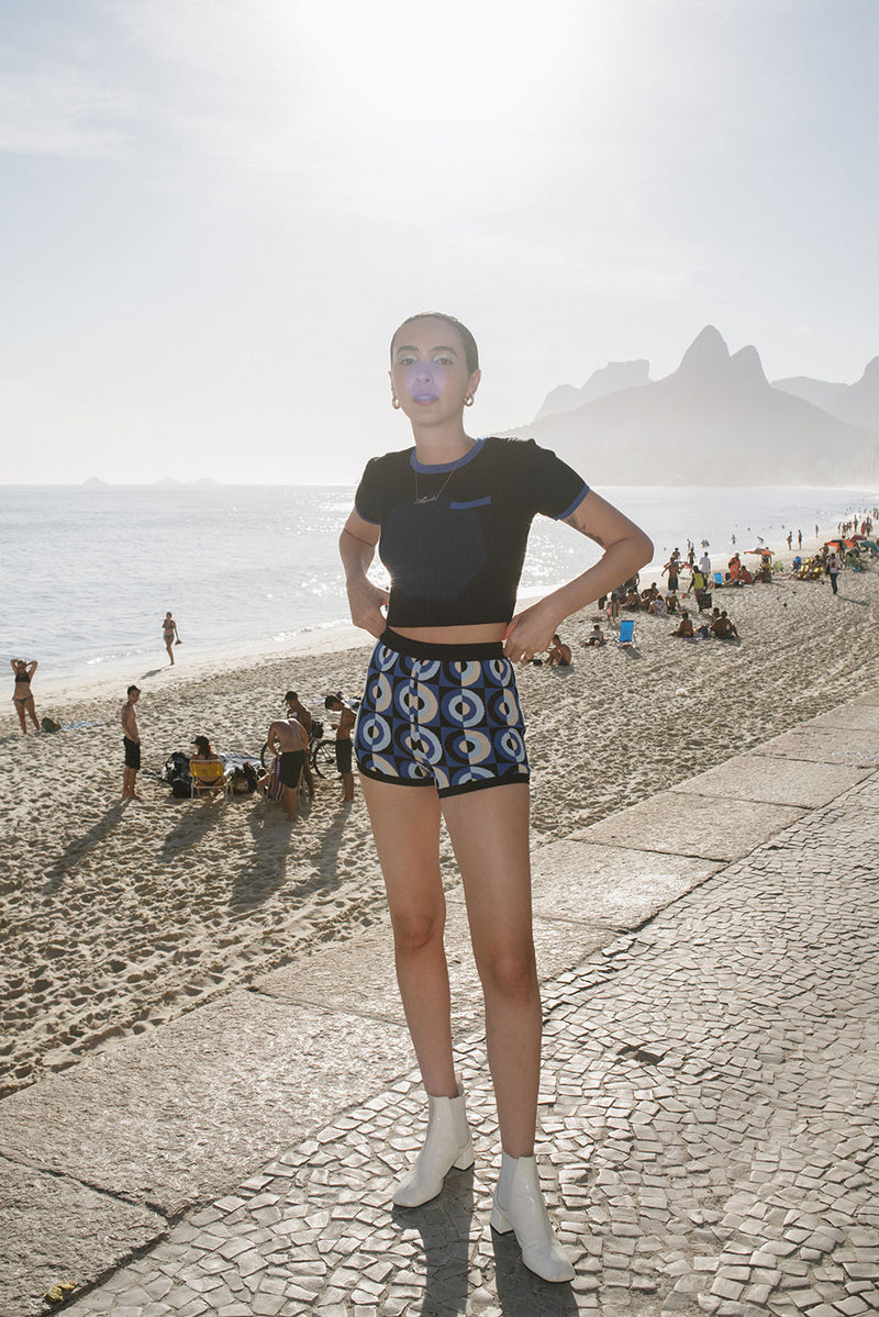 Hot Pants Tricot Eclipse por Angelica Bucci - COSMO