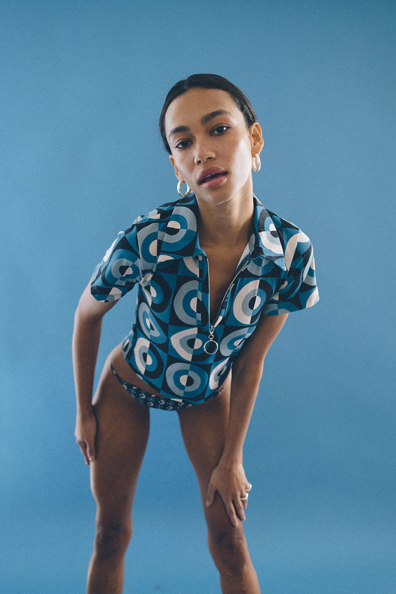Camisa Polo Eclipse por Angelica Bucci - COSMO