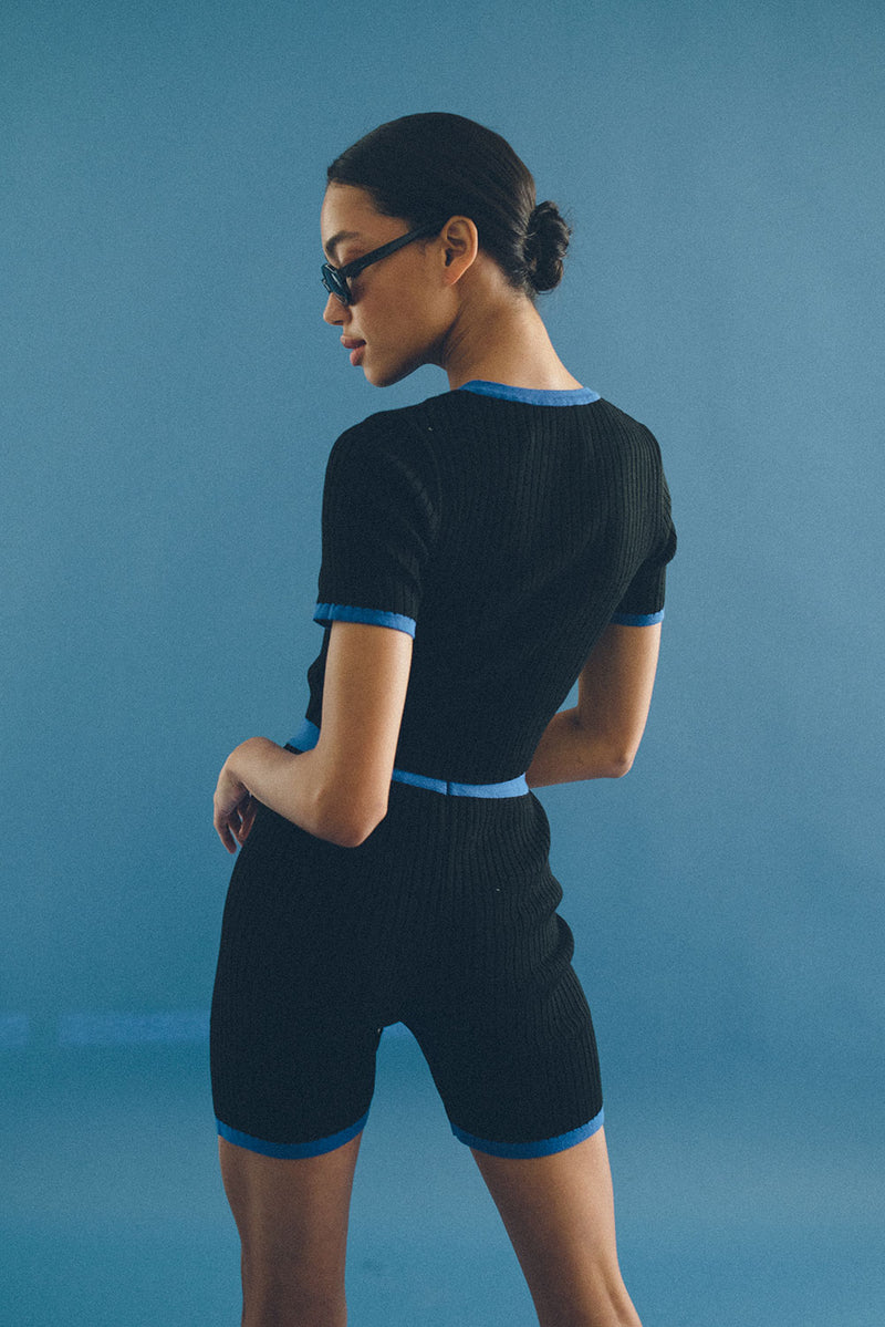 Camiseta Bolsos Tricot Preta por Angelica Bucci - COSMO