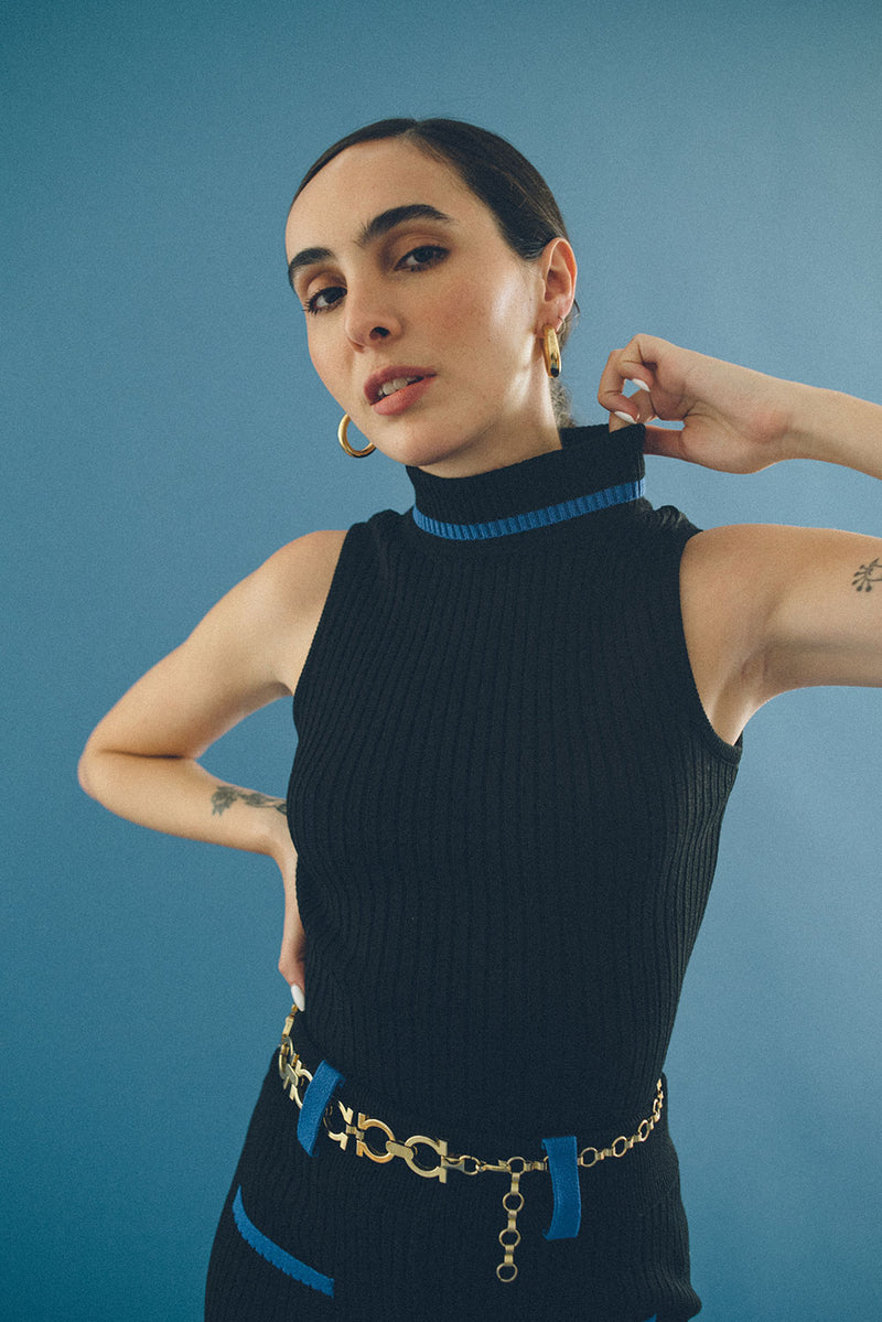 Blusa Gola Alta Tricot Preta por Angelica Bucci - COSMO