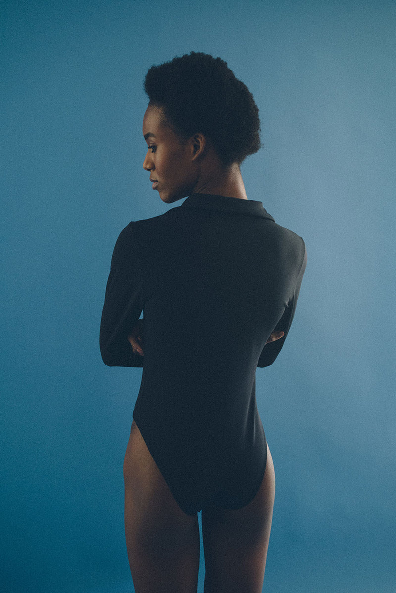 Maiô Gola Preto por Angelica Bucci - COSMO