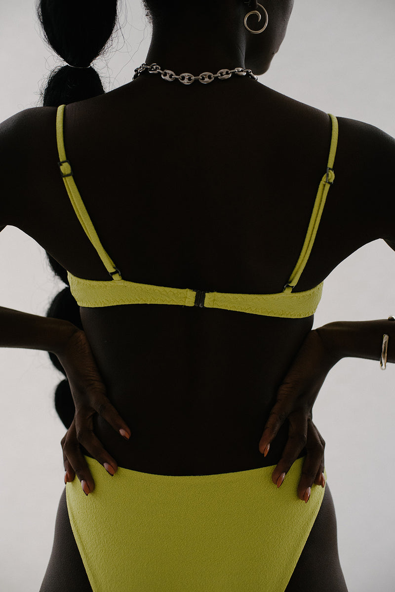 Top Biquíni Mira Férias Amarelo - COSMO